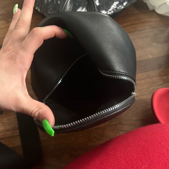 mini back pack - Picture 2 of 3